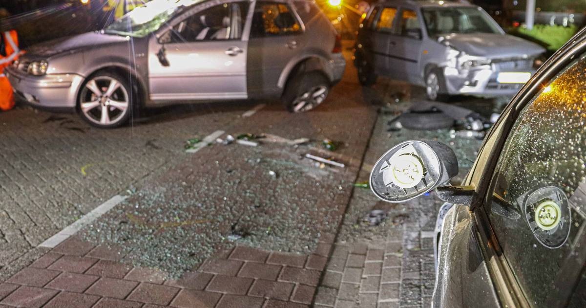 Motorist on Urk flips over after wild police chase and wreaks havoc |  Flevoland