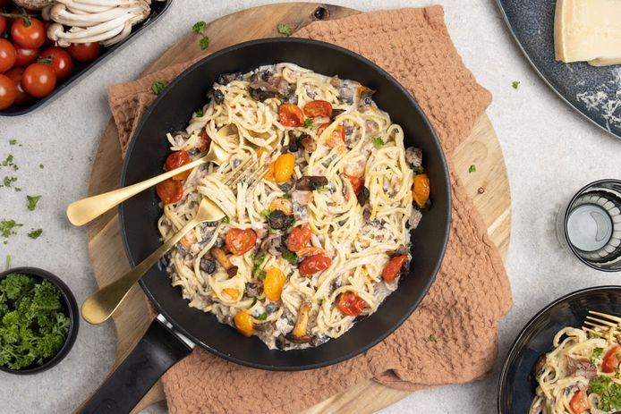 One-pot pasta with mushrooms and pancetta.