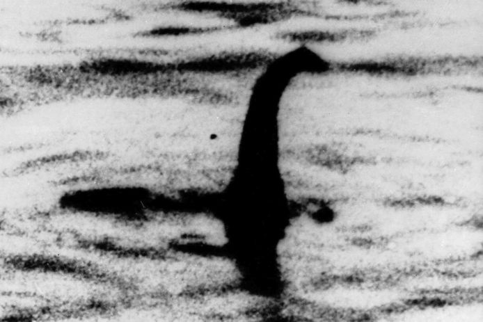 La plus célèbre des photos du monstre du Loch Ness, prise en 1934, serait en réalité un canular.