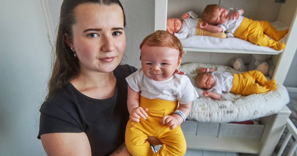 Kostuums Jabeth Wilson passagier Amy (18) maakt levensechte babypoppen: 'Sommige mensen vinden ze een beetje  eng' | Oss e.o. | bd.nl