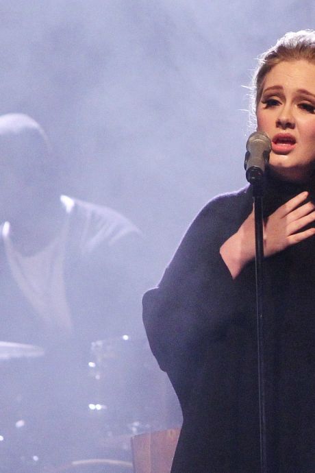 Adele pleure en écoutant ses chansons