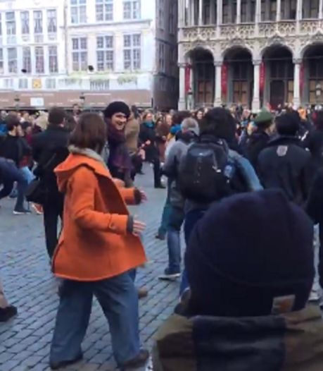 Un flashmob improvisé sur la Grand-Place de Bruxelles