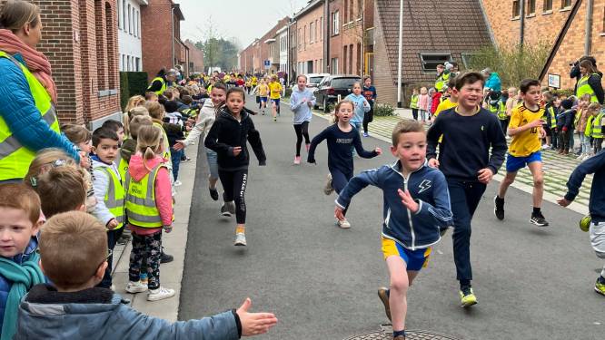 Leerlingen Merksplasse scholen lopen samen 2.330 kilometer door het centrum
