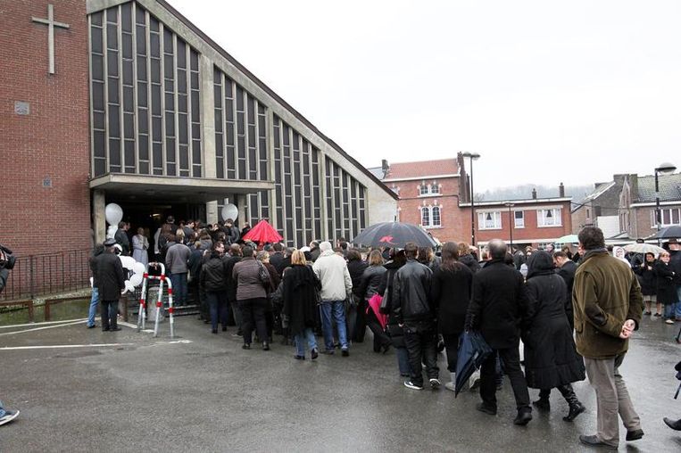 Amélia werd gisteren al begraven. Beeld BELGA
