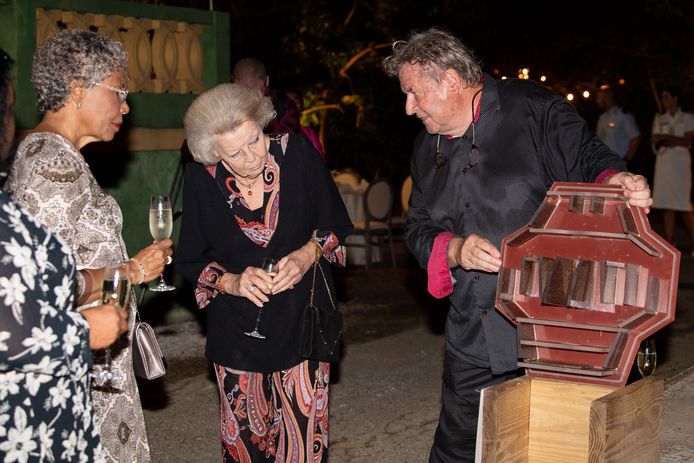 Prinses Beatrix tijdens een bezoek aan aan Curacao in het kader van 25 jaar samenwerking tussen natuurorganisaties in het Caribisch deel van het Koninkrijk in de vorm van de Dutch Caribbean Nature Alliance (DCNA), activiteiten van sociaal maatschappelijke organisaties en de impact van de coronacrisis.