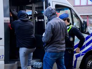 Arrestatie van twee tieners, (15 en 16 jaar), wegens drugshandel in Antwerpen