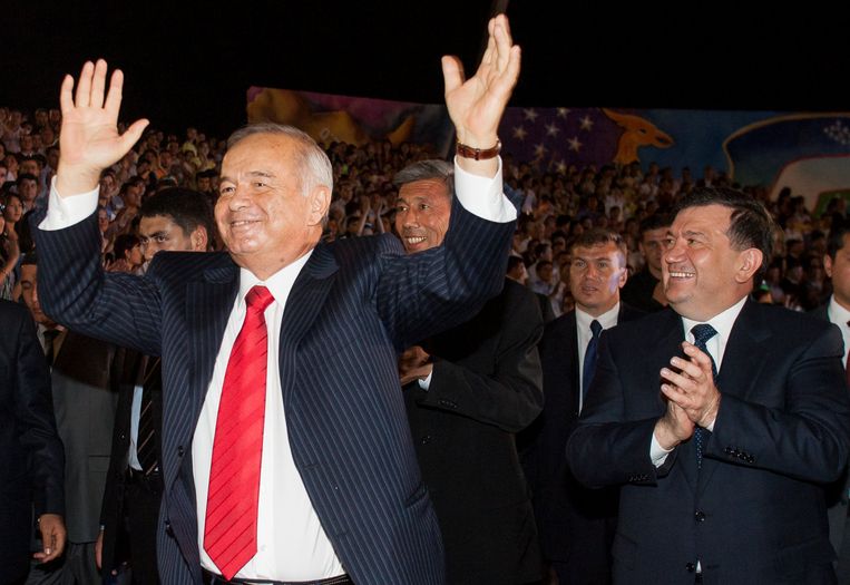 In 2007 danste Karimov tijdens de festiviteiten voor Onafhankelijkheidsdag op 31 augustus in de hoofdstad Tasjkent. Beeld REUTERS