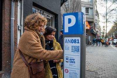 Wie niet betaalt voor parkeerplaats in Antwerpen, loopt al maand geen risico om beboet te worden