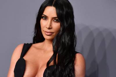 Plastisch chirurg: “Het is onmogelijk dat Kim Kardashian nog nooit onder het mes ging”