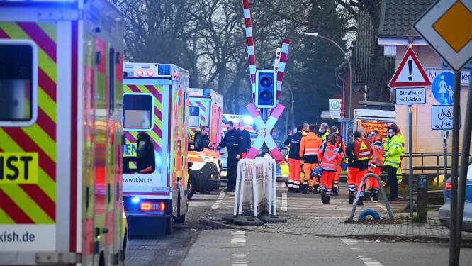 Twee doden en zeven gewonden bij steekpartij in trein Noord-Duitsland