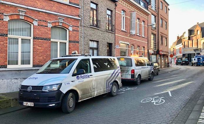 De kleine wagen werd staande gehouden in de Vlamingenstraat in Wervik.