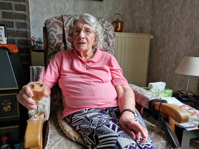 Ivonne viert 102de verjaardag en is voortaan de oudste inwoonster van Staden