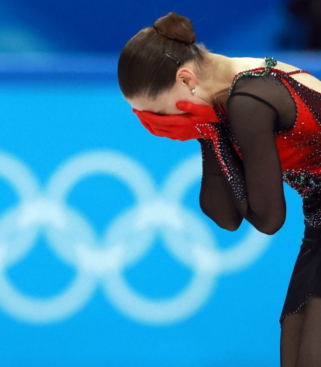 Veelbesproken Kamila Valieva (15) naast podium na dramatisch optreden in vrije kür