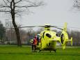 Man zakt door dak van asbest, traumahelikopter vliegt naar Baarle-Nassau