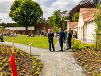 De Dennen opent dwaaltuin: “Personen met dementie kunnen hier in alle vrijheid op pad gaan in natuur”