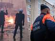 Politie-inspecteur Tim zet zich schrap voor rellen in Brussel tijdens oudejaarsnacht: “De vraag is niet óf het uit de hand gaat lopen, maar in welke mate”