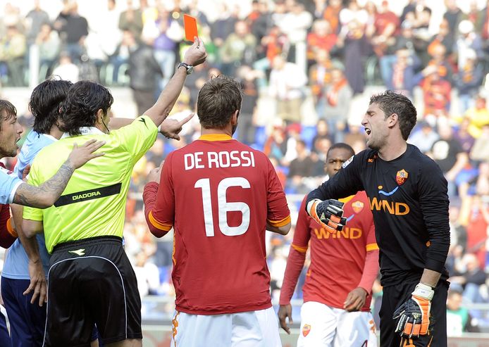 Stekelenburg goudeerlijk over mislukt avontuur bij AS Roma ...