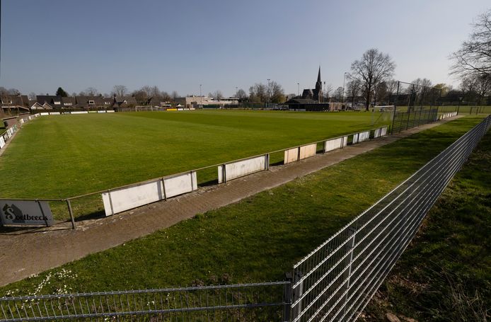 De voetbalvelden van Nederwetten komen in aanmerking voor woningbouw.