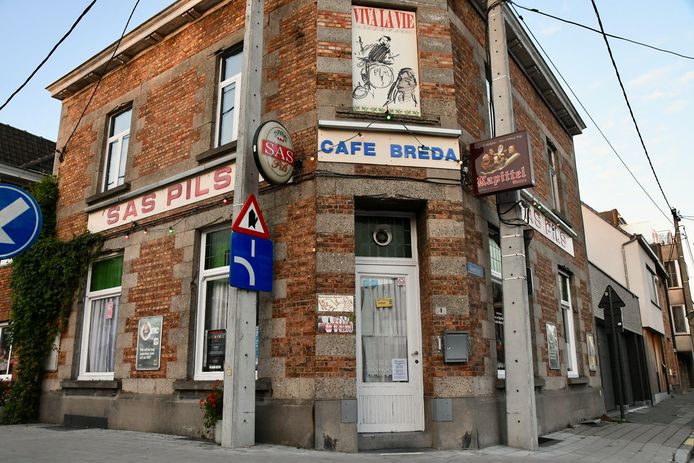 Café Breda Viva la vie, op de Onze-Lieve-Vrouwemarkt in Roeselare.