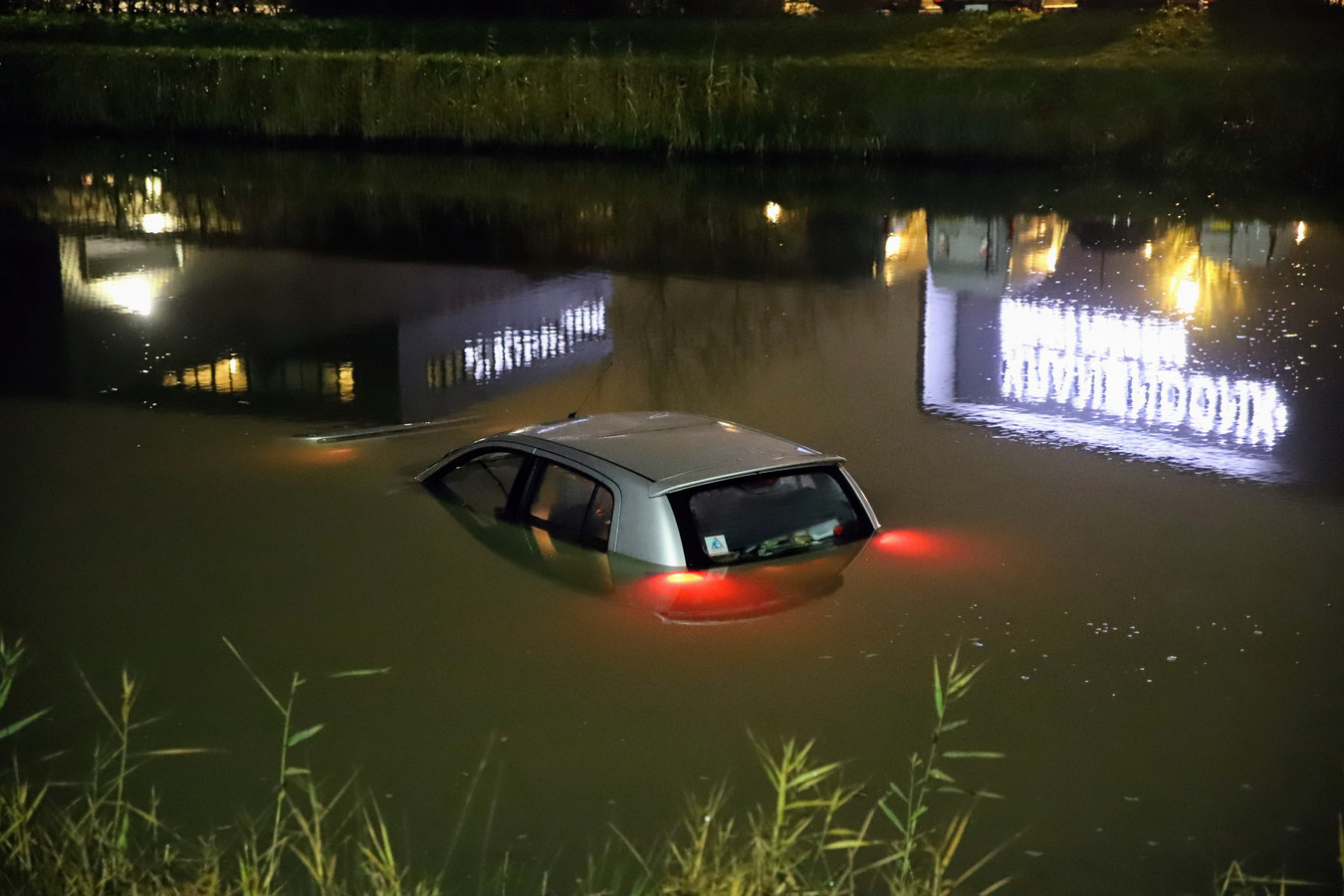 Automobilist verliest macht over het stuur en belandt in het