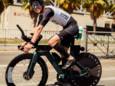 Een lachende Pieter Heemeryck pakte knap zilver op het EK Ironman in Hamburg.