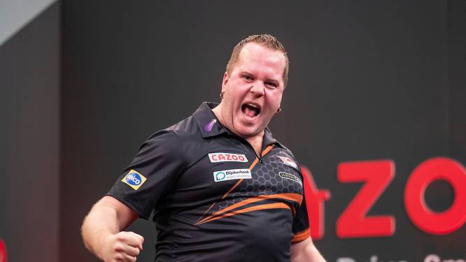 Dirk van Duijvenbode sneuvelt ondanks zege op wereldkampioen Michael Smith in kwartfinale
