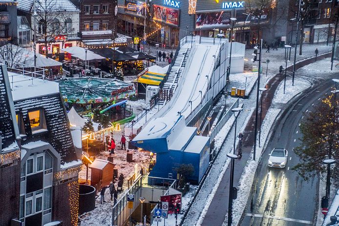 Code Oranje Ingetrokken Morgen Mogelijk Code Rood Brabant Bedekt Onder Laag Sneeuw Verkeer Slibt Dicht In Zuiden Sneeuw In Brabant Bd Nl