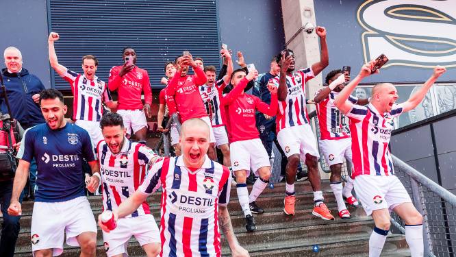 De handhaving van Willem II in beeld: wereldgoal, spanning en dolle vreugde binnen én buiten het stadion