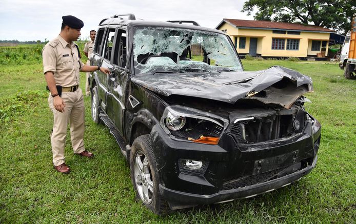 Begin juni sloeg een boze menigte in de staat Assam twee mannen dood omdat ze dachten dat ze een kind vasthielden in hun auto. De twee werden uit hun jeep gesleurd en doodgeschopt.