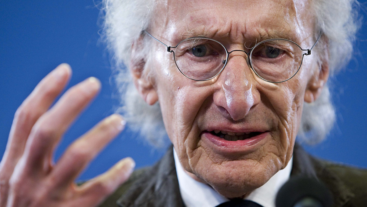 Mulisch Getroffen Door Beroerte Tijdens Schrijven Van De Ontdekking Van De Hemel Trouw