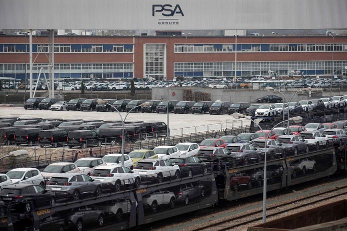 Een fabriek van PSA in Poissy, aan de rand van Parijs, waar Peugeots en Citroëns worden geproduceerd