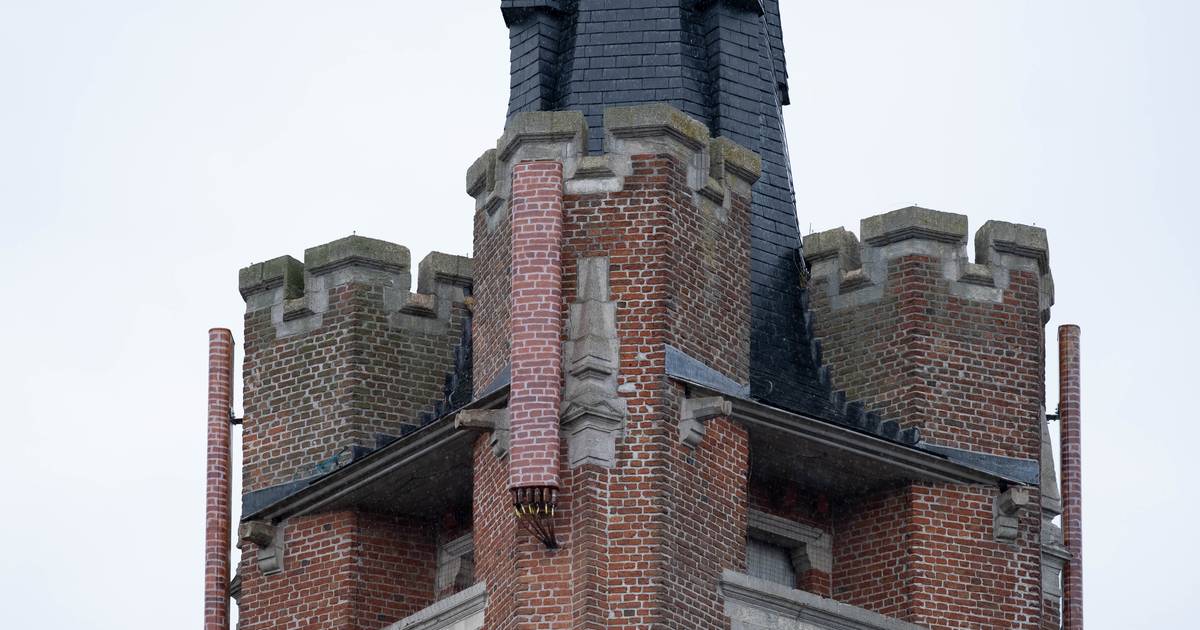 Antennes aan oudgemeentehuis Katelijne na kritiek voorzien van