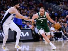 Même sans ses stars Milwaukee brille, New York s'arrête à neuf