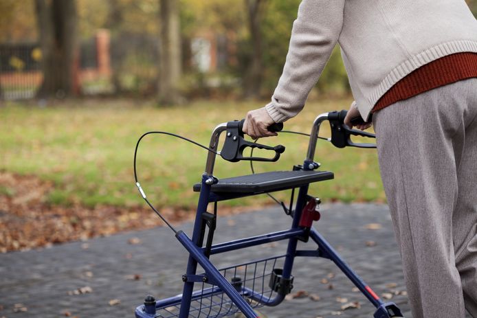 Kwetsbare ouderen met ernstige gezondheidsproblemen worden nog te vaak in paniek naar het ziekenhuis gebracht.