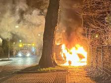Brand verwoest bestelbus in Arnhem