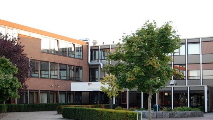 4 Arrestaties Na Uit De Hand Gelopen Examenstunt Binnenland Ad Nl