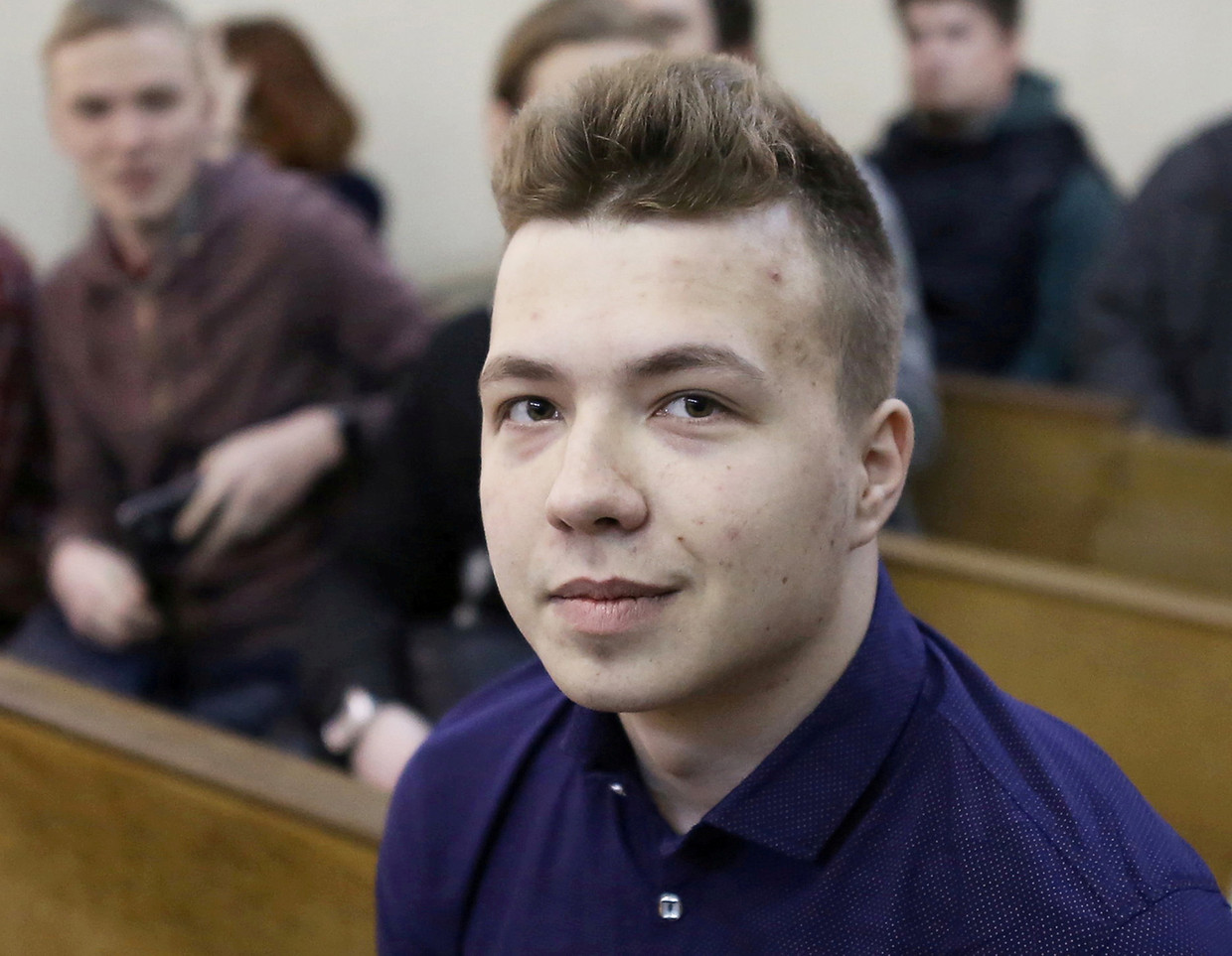 De Wit-Russische journalist Roman Protasevitsj werd op 23 mei uit een vliegtuig geplukt en gearresteerd.