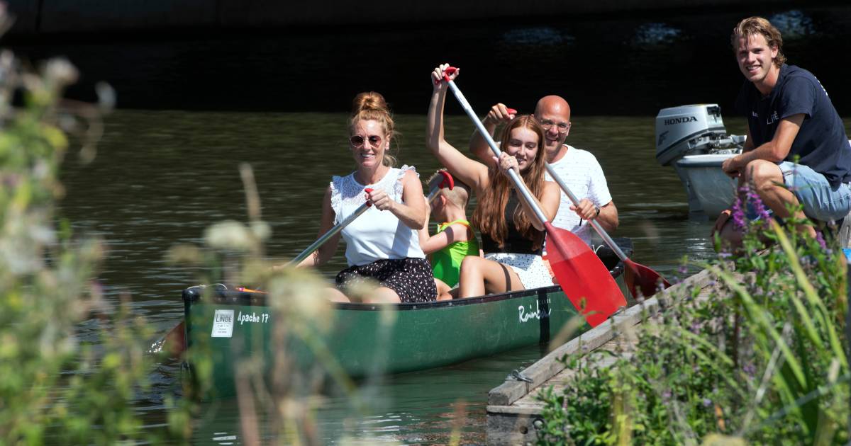 Topdrukte bij Betuwse waterrecreatie op de Linge: 'Het kan wel even klunen worden' - De Gelderlander