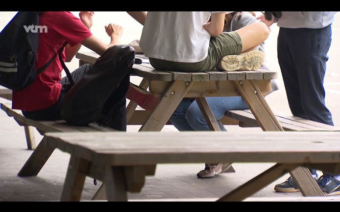 In Brasschaat gaan vijf middelbare scholen speekseltesten afnemen van leerlingen in de strijd tegen drugs.