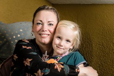 Jolanda en haar dochtertje waren bijna verdronken langs de A12: ‘Ik had naar een psycholoog moeten gaan’