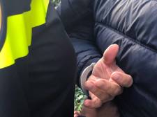 Man aangehouden na vondst wapens en drugs in woning Zwartemeer