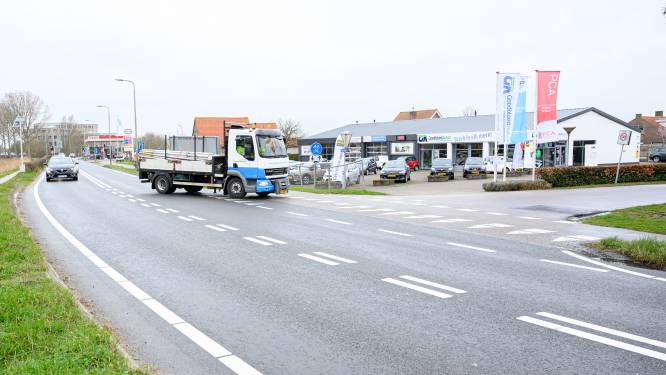 Postkantoor in showroom autobedrijf mag niet zomaar; zorgen over verkeersveiligheid