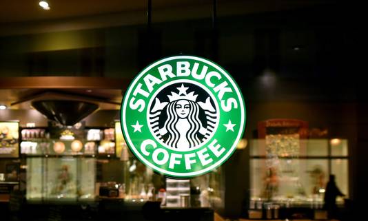 De Amerikaanse keten van koffiebars sluit de 130 bars die in Rusland de naam Starbucks dragen. Daarnaast gaat het zijn producten niet langer naar Rusland sturen. 