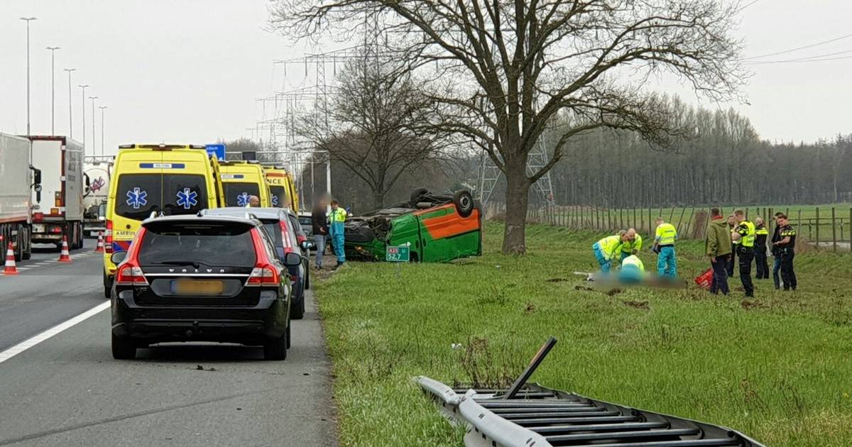 Bestuurder ernstig gewond bij ongeval op A35 bij Borne.