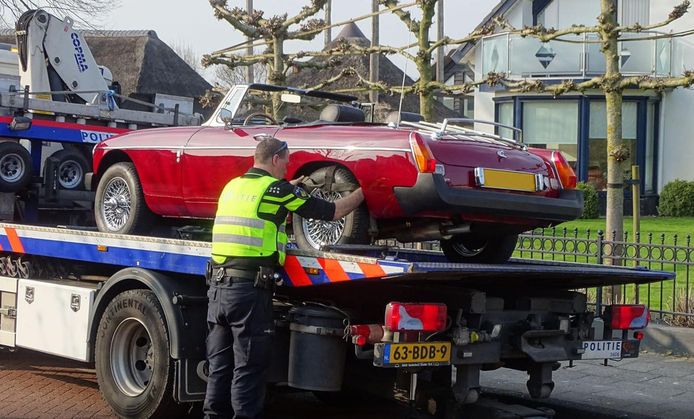 DE FIOD en het Openbaar Ministerie (OM) namen vorige maand een aantal dure voertuigen in beslag, van verdachten die betrokken zijn bij Hollandsche Wind.