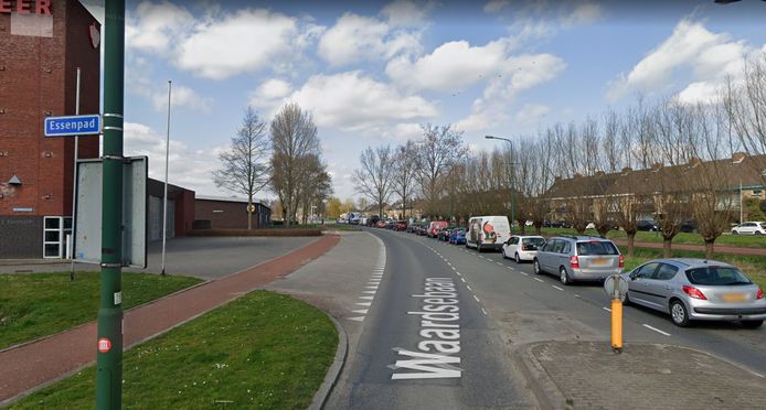 Het laatste deel van de Boerendijk met een klein stukje van de Waardsebaan nabij de links zichtbare brandweerkazerne, gaat maandag dicht voor wegwerkzaamheden.
