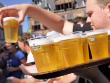 Bier flink duurder op Vierdaagsefeesten, consumpties kosten 50 cent meer dan vorige keer: ‘Niet te betalen als student’