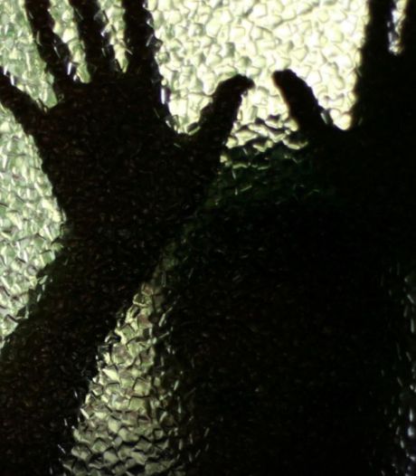 Getrouwde vader verdacht van verkrachten collega in snackbar, slachtoffer uit angst verhuisd