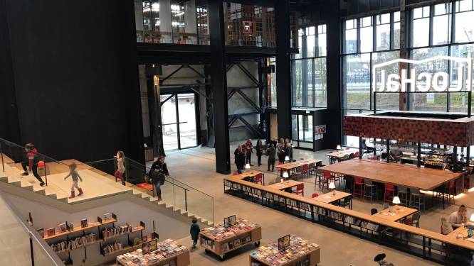 Nieuwe bieb in de LocHal open: ‘bieb die bij een wereldstad past’, ‘een betoverend doolhof vol boeken’