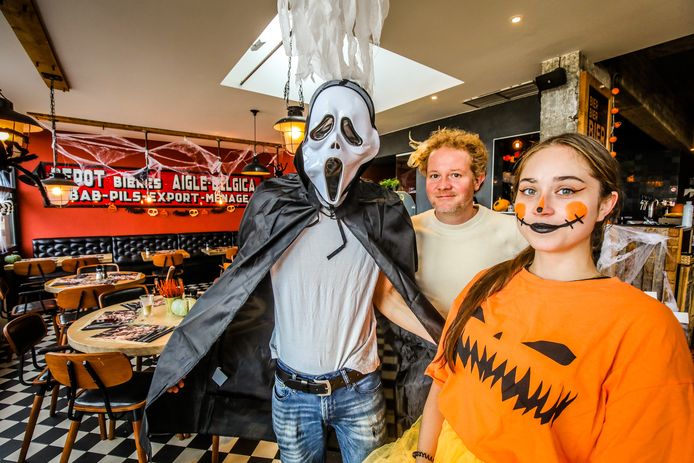 Jilles beers burgers Oostende in Halloweensfeer